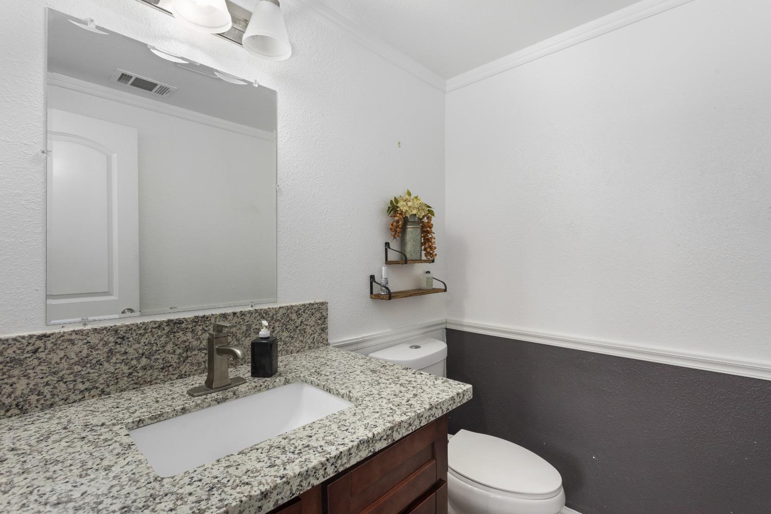Detail Gallery Image 14 of 30 For 9722 Dublin Ct, Stockton,  CA 95209 - 3 Beds | 2/1 Baths