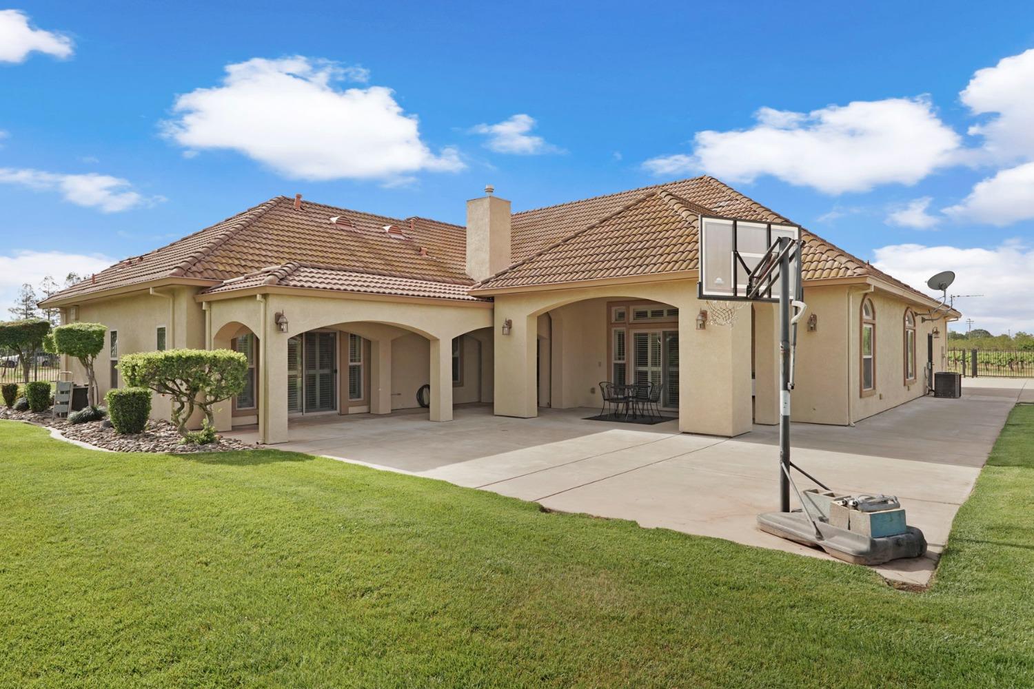 Detail Gallery Image 70 of 82 For 16355 N Highway 88, Lodi,  CA 95240 - 5 Beds | 4 Baths