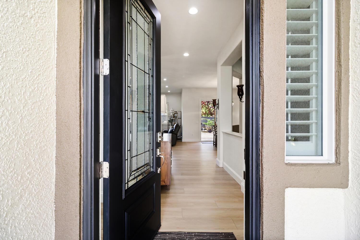 Detail Gallery Image 6 of 85 For 2500 Emerald Lake, Elk Grove,  CA 95758 - 2 Beds | 2 Baths