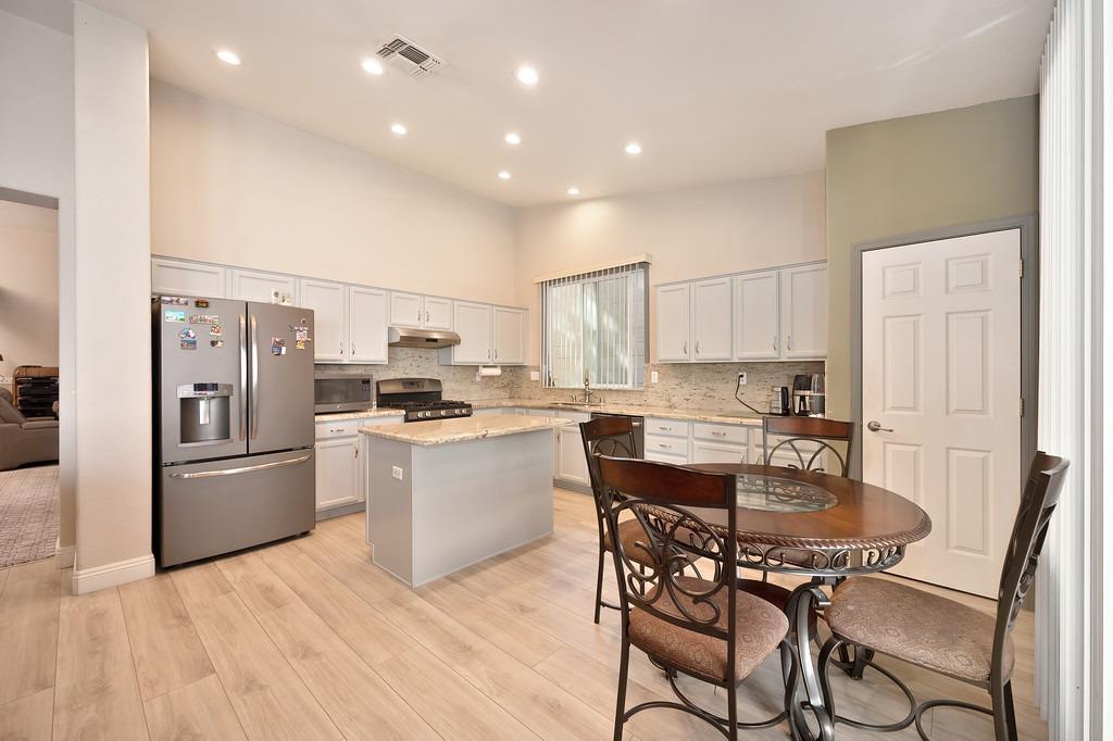 Detail Gallery Image 22 of 64 For 7805 Megan Ann Ct, Antelope,  CA 95843 - 2 Beds | 2 Baths