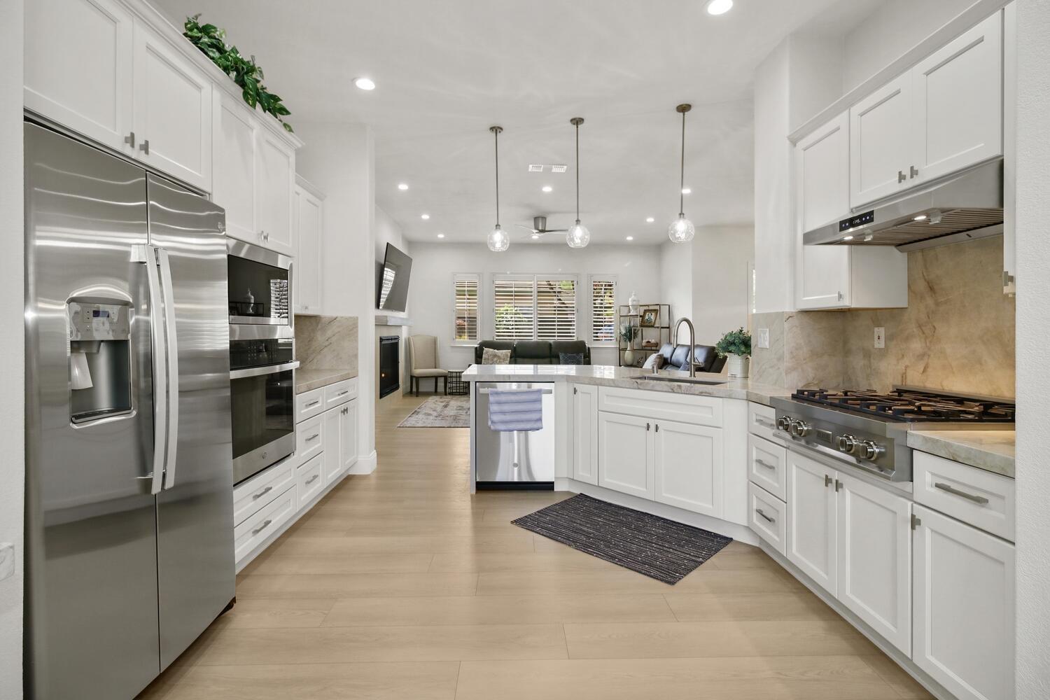 Detail Gallery Image 33 of 85 For 2500 Emerald Lake, Elk Grove,  CA 95758 - 2 Beds | 2 Baths