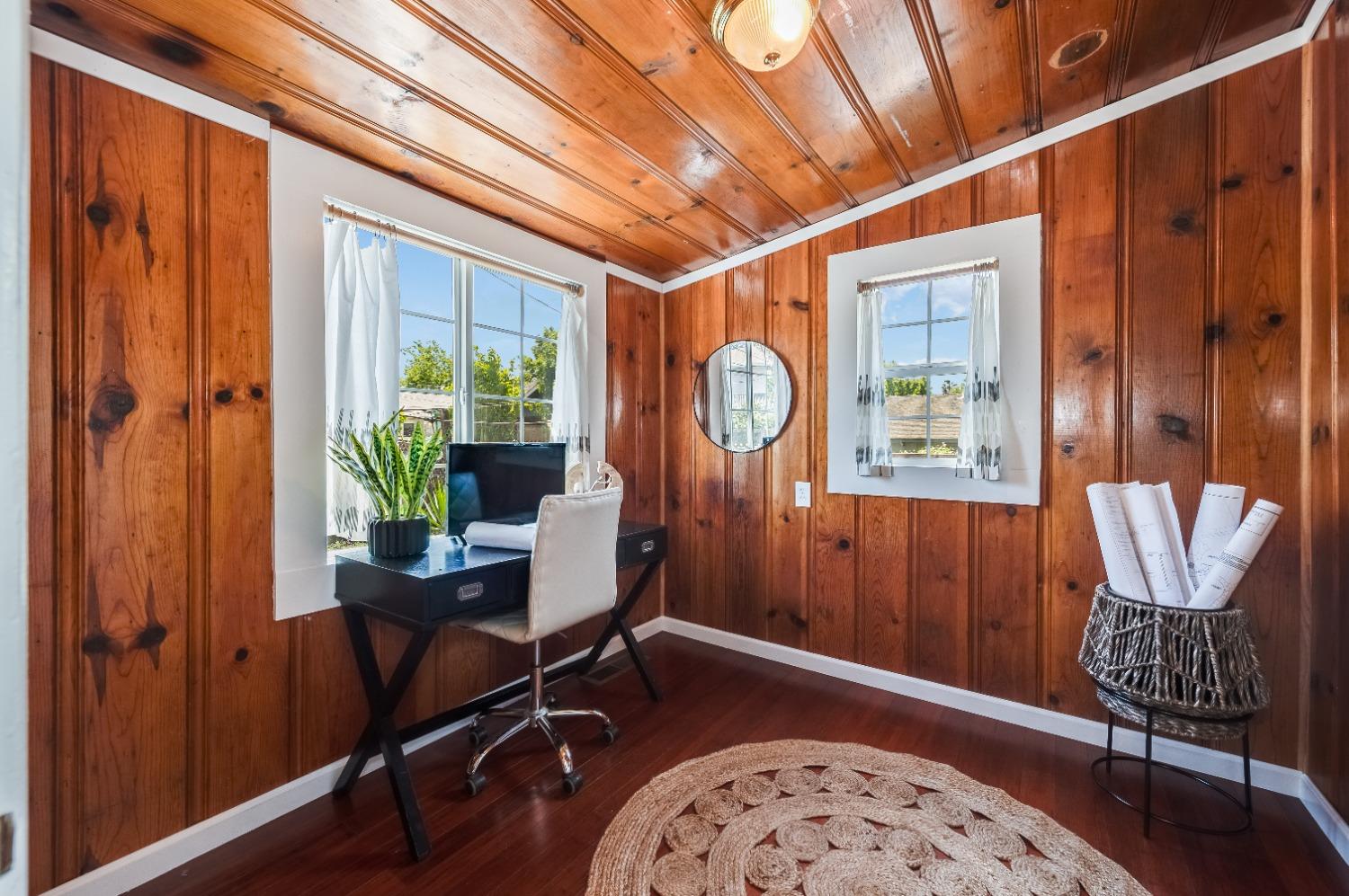 Detail Gallery Image 8 of 13 For 2425 32nd St, Sacramento,  CA 95817 - 2 Beds | 1/1 Baths