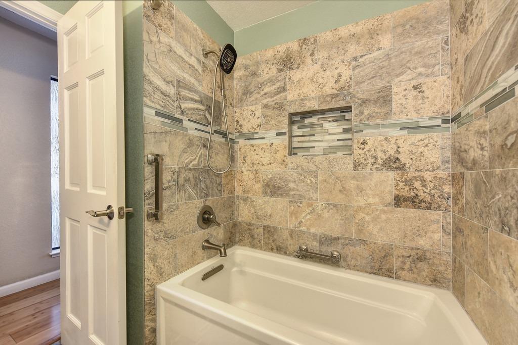 Detail Gallery Image 16 of 22 For 195 River Run Cir, Sacramento,  CA 95833 - 3 Beds | 2 Baths