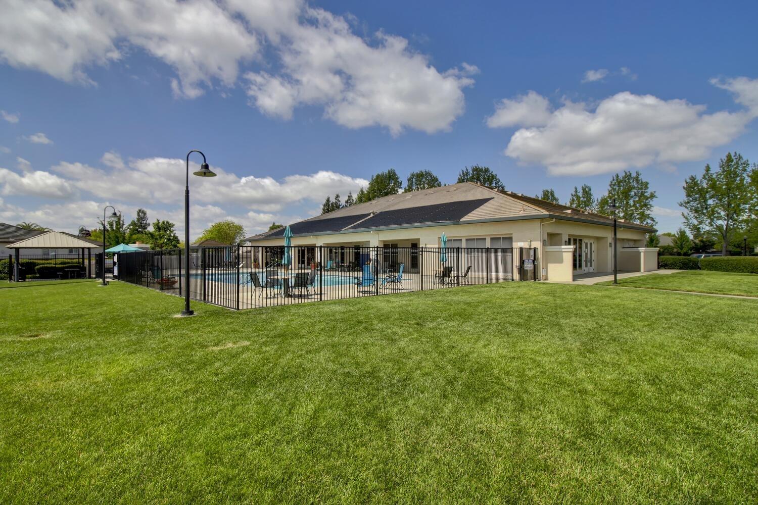 Detail Gallery Image 79 of 85 For 2500 Emerald Lake, Elk Grove,  CA 95758 - 2 Beds | 2 Baths