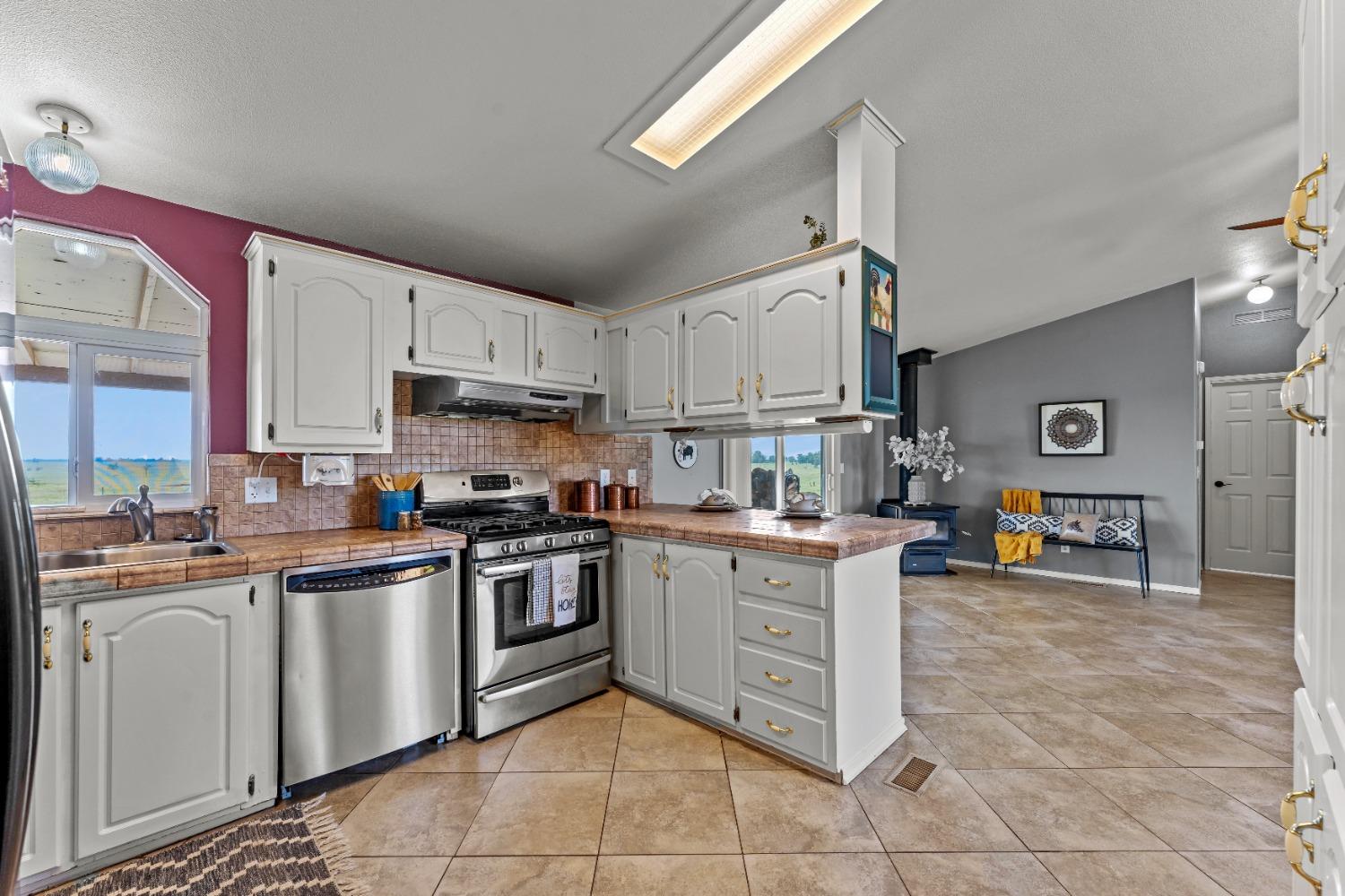 Detail Gallery Image 17 of 88 For 7394 Camp Far West Rd, Wheatland,  CA 95692 - 3 Beds | 2 Baths