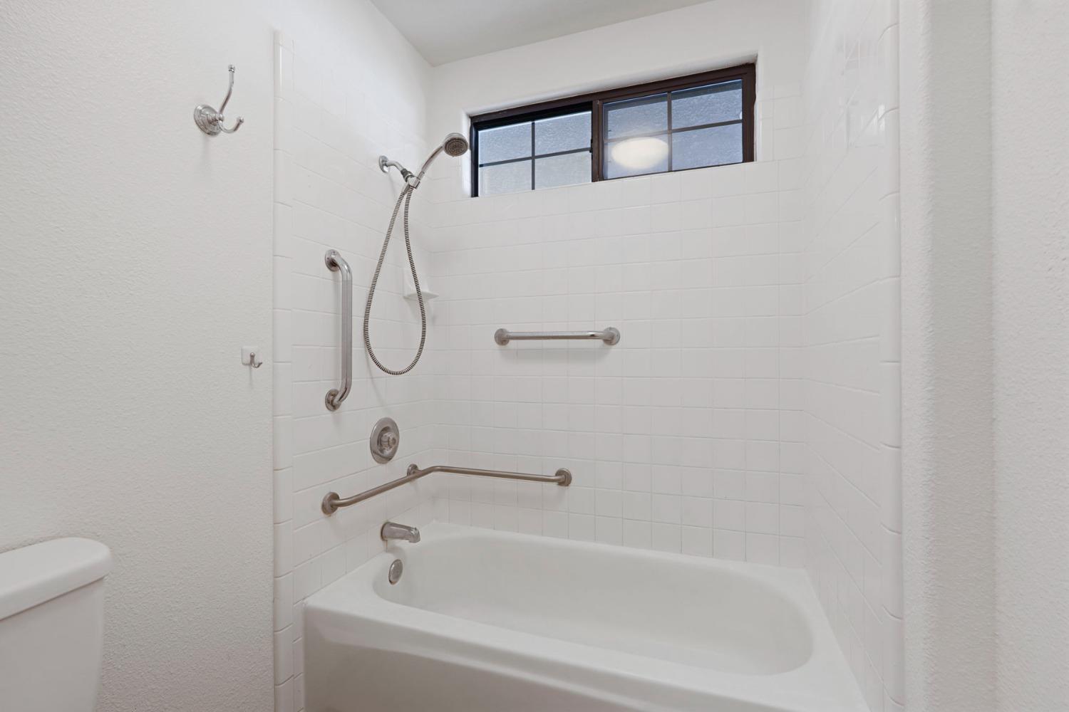 Detail Gallery Image 22 of 54 For 25292 White Fence Ct, Acampo,  CA 95220 - 4 Beds | 2 Baths