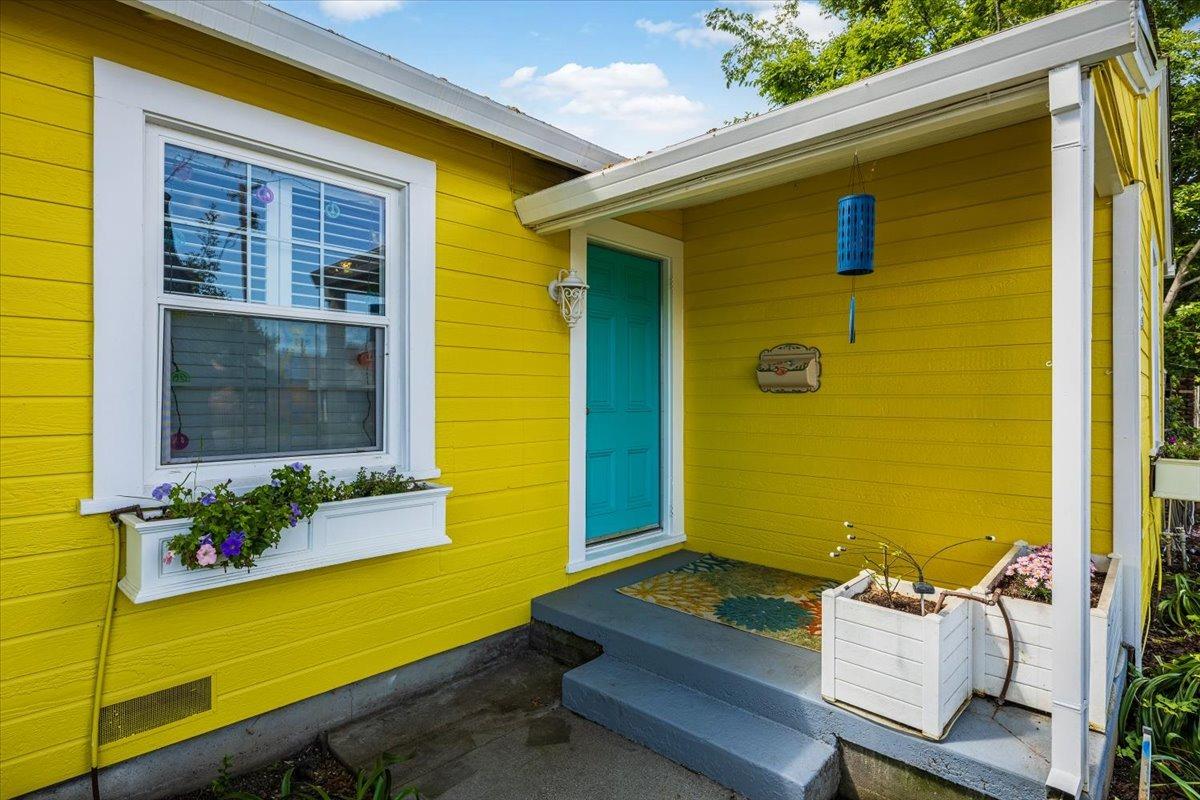 E 12th Street, Marysville, California image 4