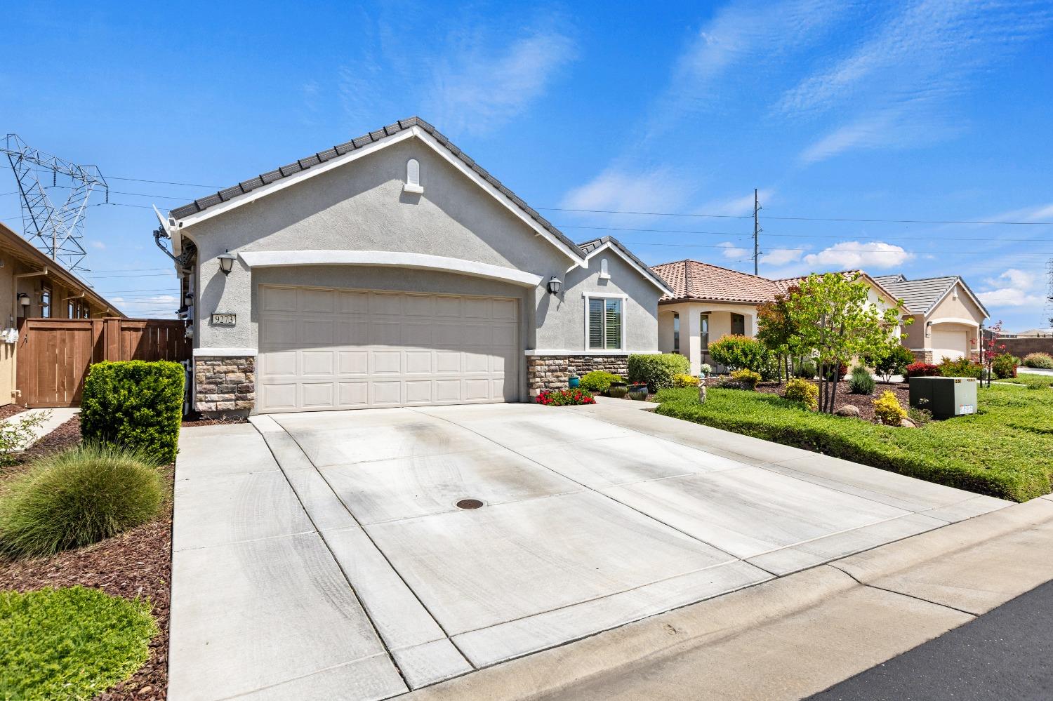 Detail Gallery Image 2 of 50 For 9273 Red Thistle Ct, Sacramento,  CA 95829 - 3 Beds | 2 Baths