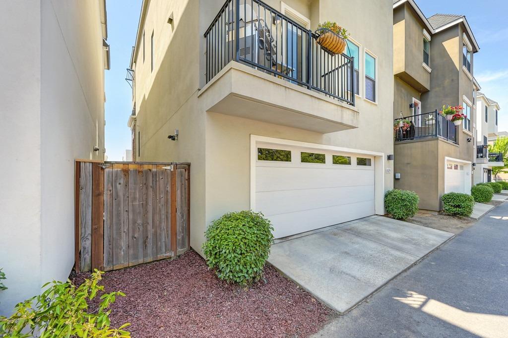 Crocker Drive, Sacramento, California image 50