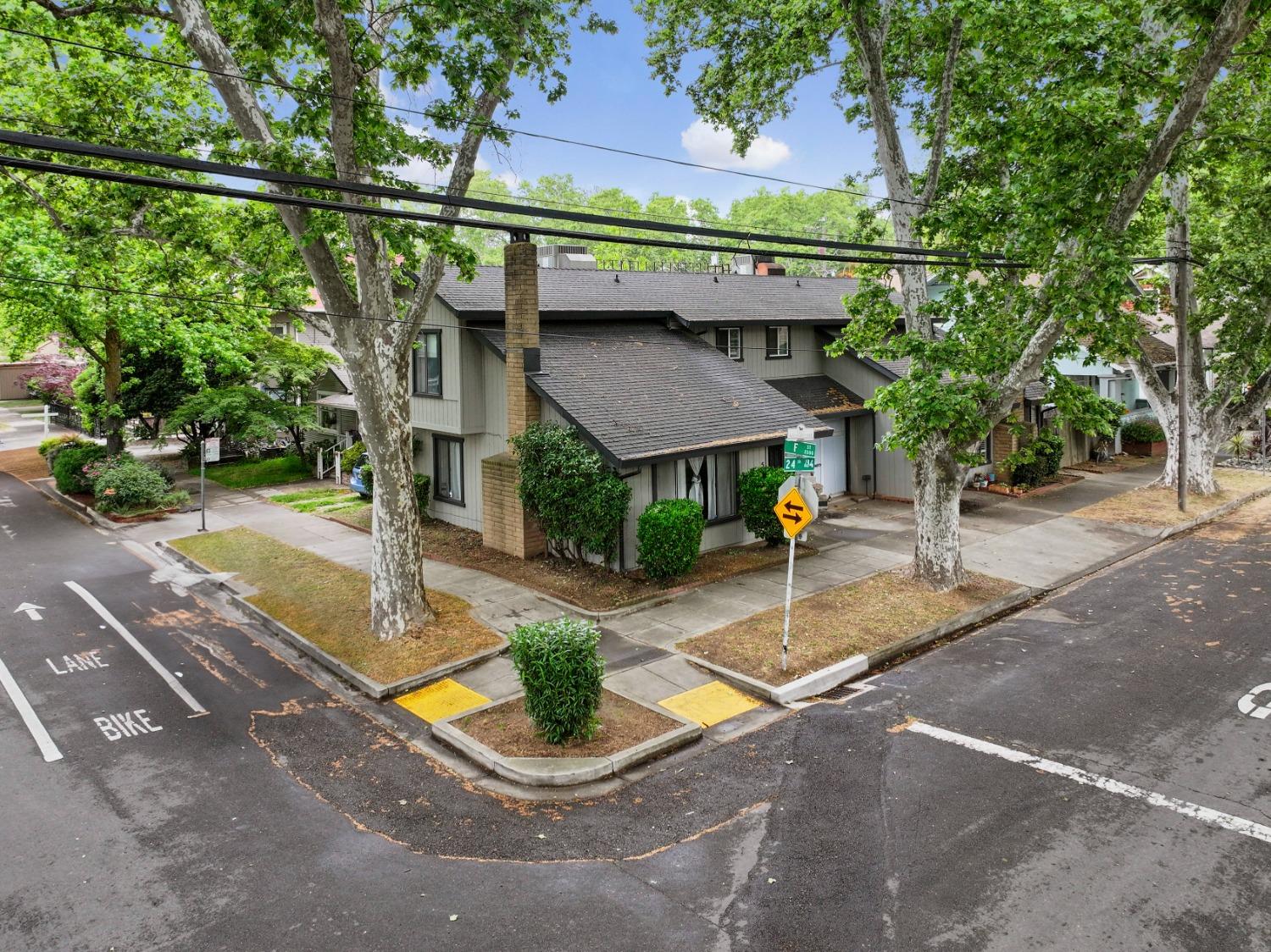 Detail Gallery Image 6 of 8 For 2331 F St, Sacramento,  CA 95816 - – Beds | – Baths