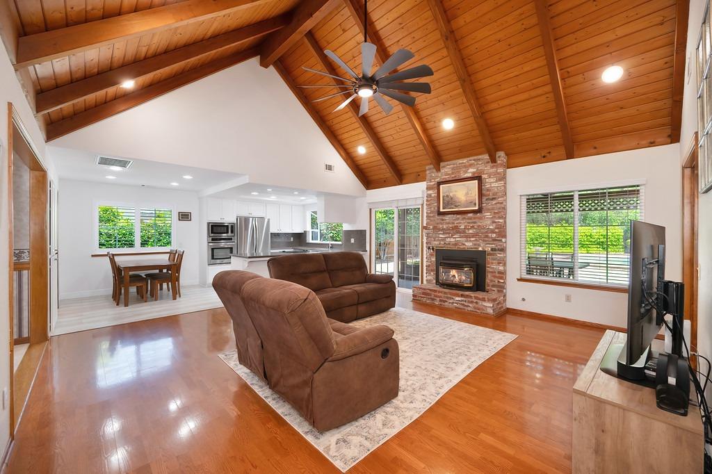 Sidesaddle Way, Roseville, California image 14
