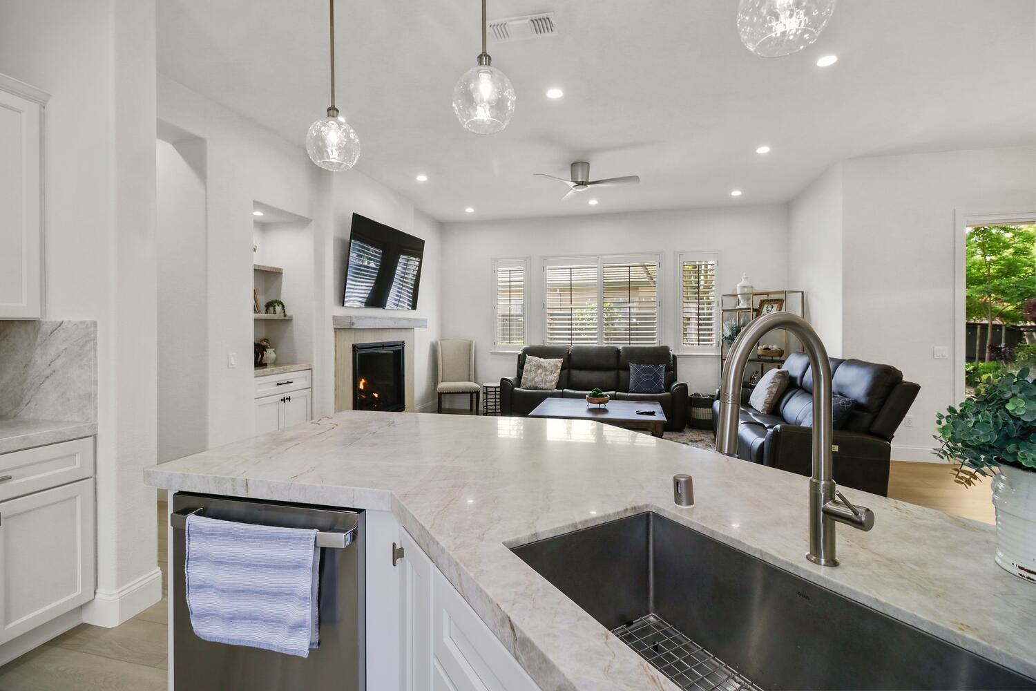 Detail Gallery Image 39 of 85 For 2500 Emerald Lake, Elk Grove,  CA 95758 - 2 Beds | 2 Baths