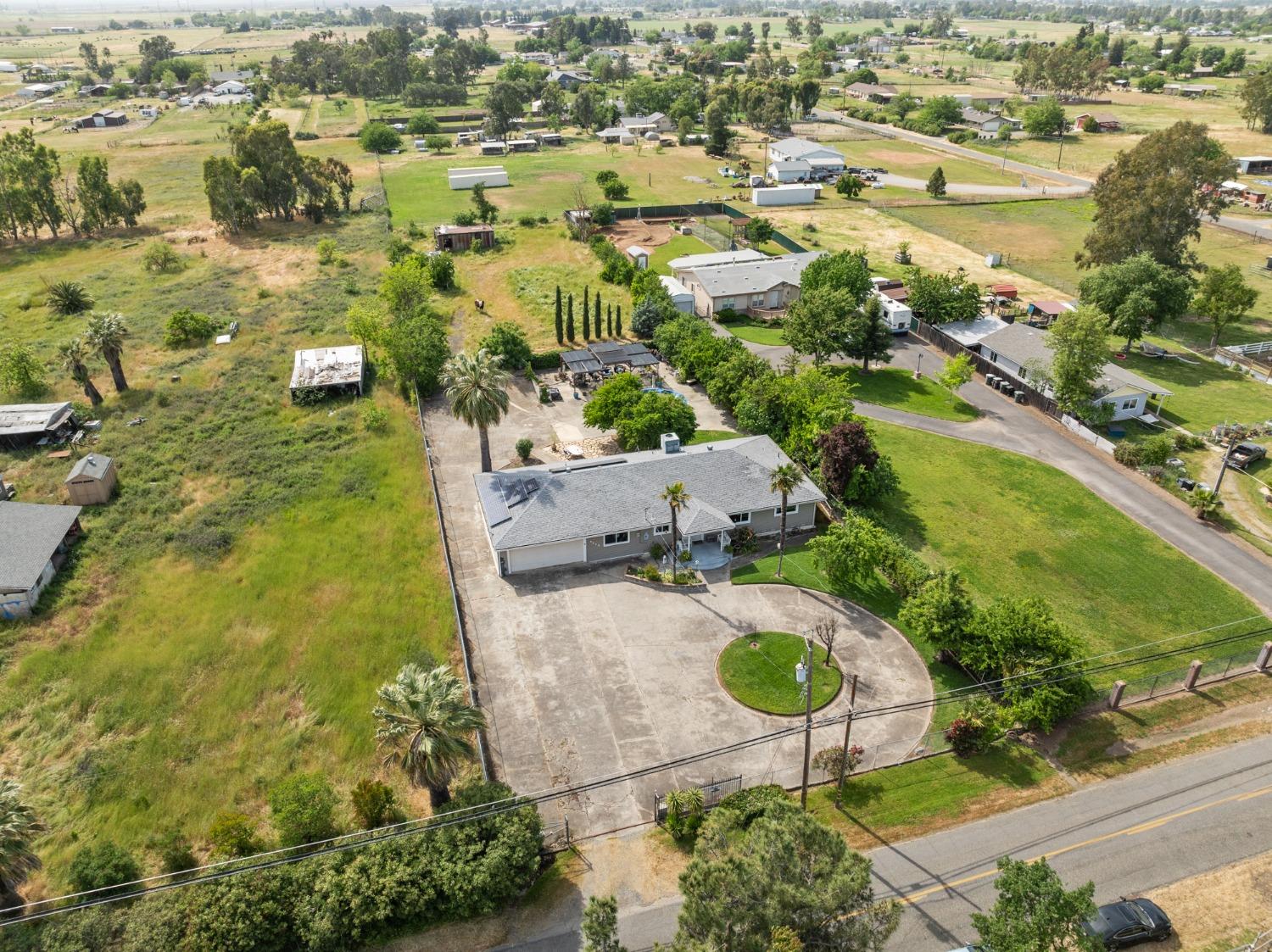 Detail Gallery Image 5 of 40 For 8529 El Verano Ave, Elverta,  CA 95626 - 4 Beds | 2 Baths