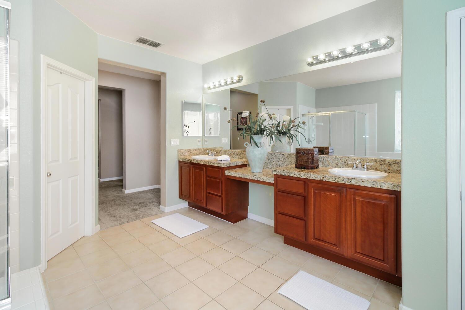 Detail Gallery Image 42 of 82 For 9736 Harrier Way, Elk Grove,  CA 95757 - 4 Beds | 3 Baths
