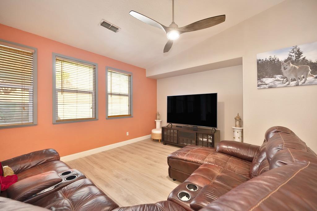 Detail Gallery Image 33 of 64 For 7805 Megan Ann Ct, Antelope,  CA 95843 - 2 Beds | 2 Baths