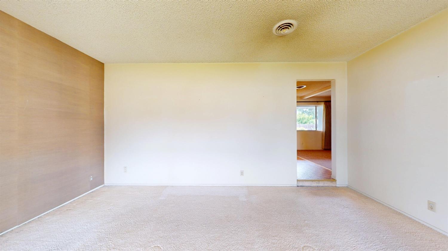 Tamarisk Avenue, Stockton, California image 8