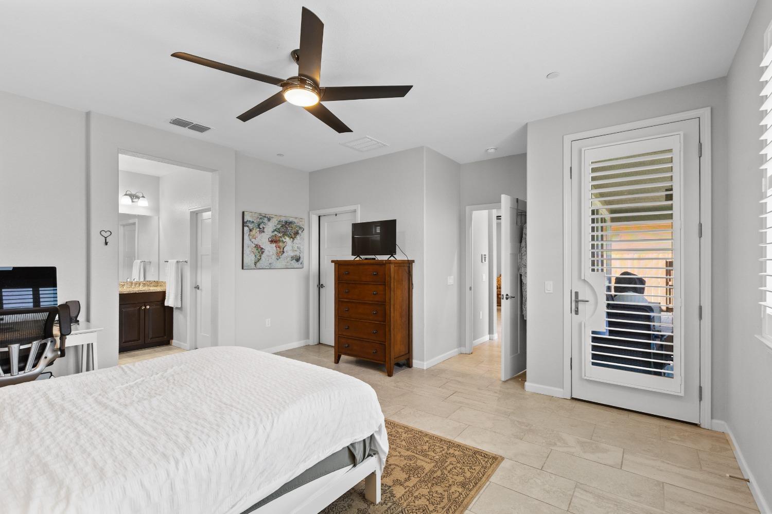 Detail Gallery Image 8 of 50 For 9273 Red Thistle Ct, Sacramento,  CA 95829 - 3 Beds | 2 Baths