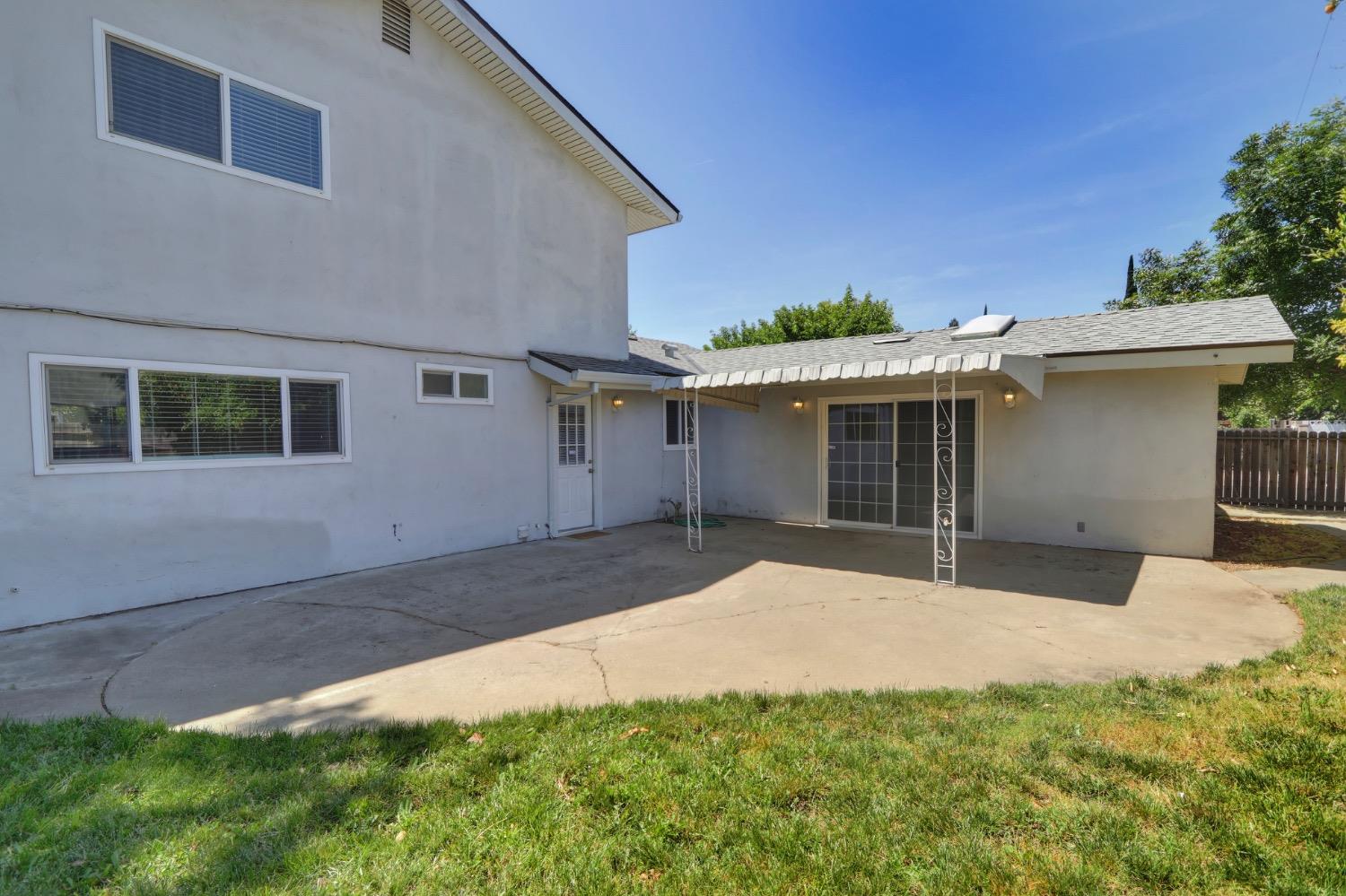 Detail Gallery Image 37 of 44 For 9101 La Riviera Dr, Sacramento,  CA 95826 - 4 Beds | 2 Baths