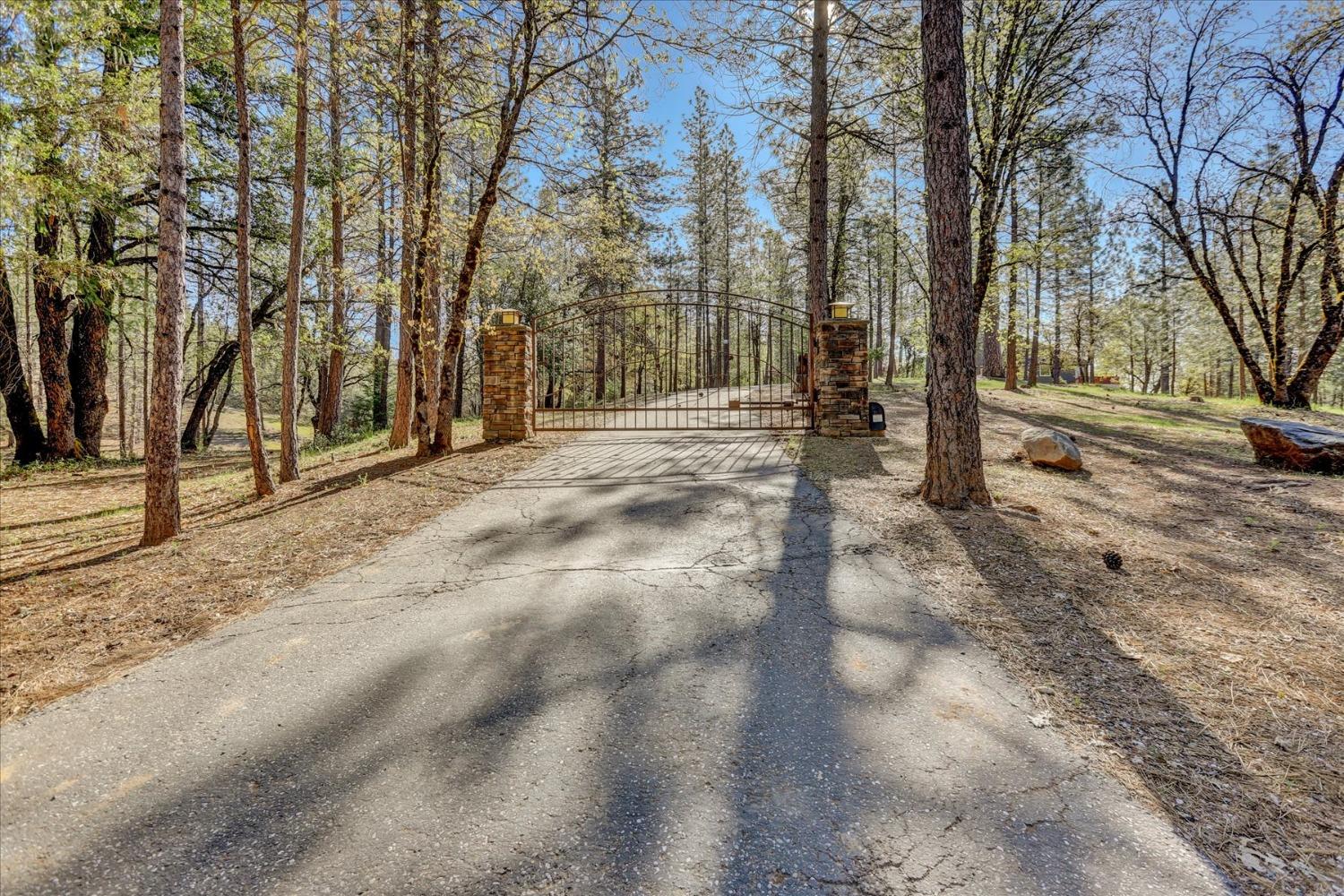 Detail Gallery Image 59 of 80 For 12673 Hoppy Hollow Rd, Grass Valley,  CA 95945 - 4 Beds | 3/1 Baths