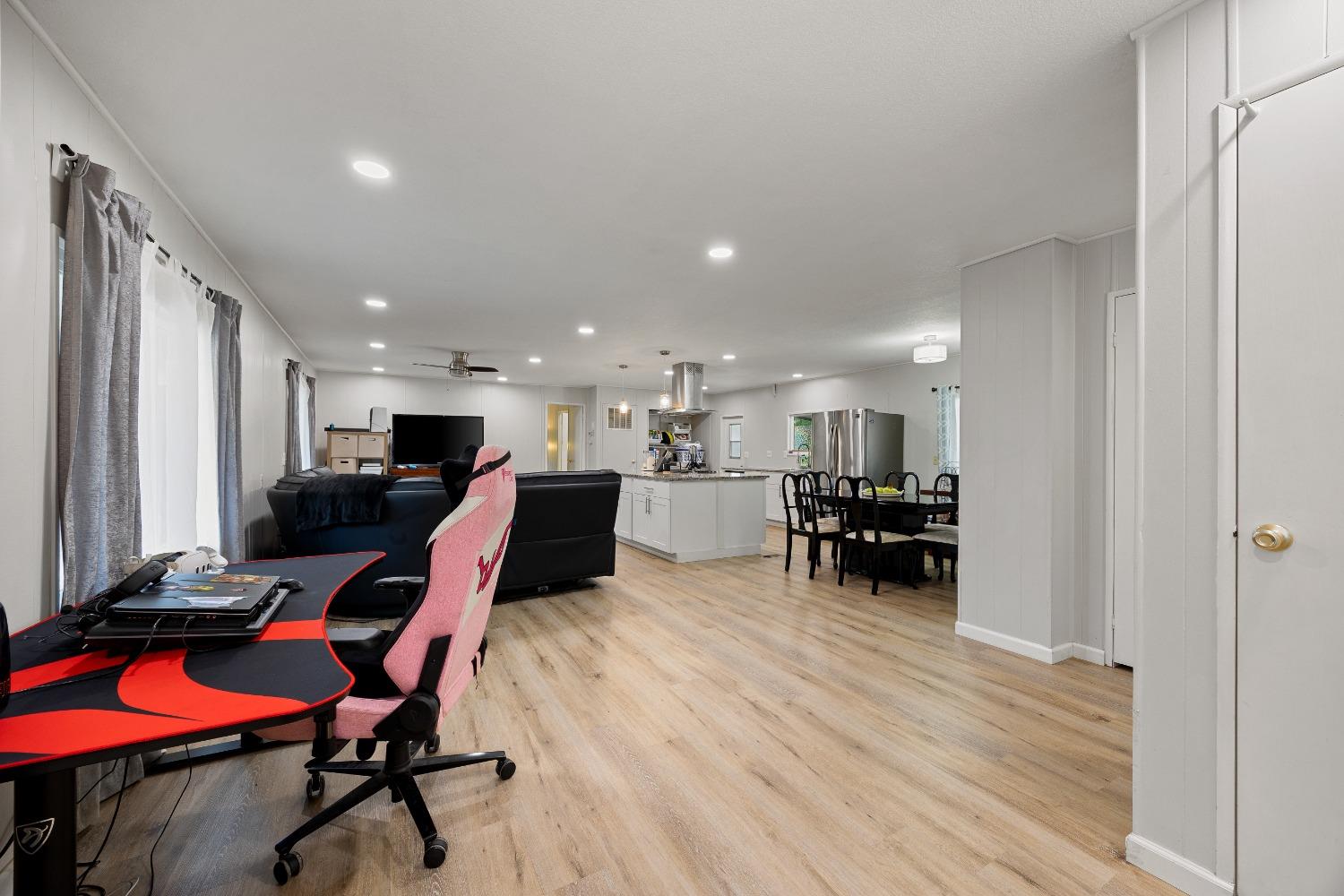 Detail Gallery Image 13 of 32 For 7305 Topanga, Sacramento,  CA 95842 - 3 Beds | 2 Baths