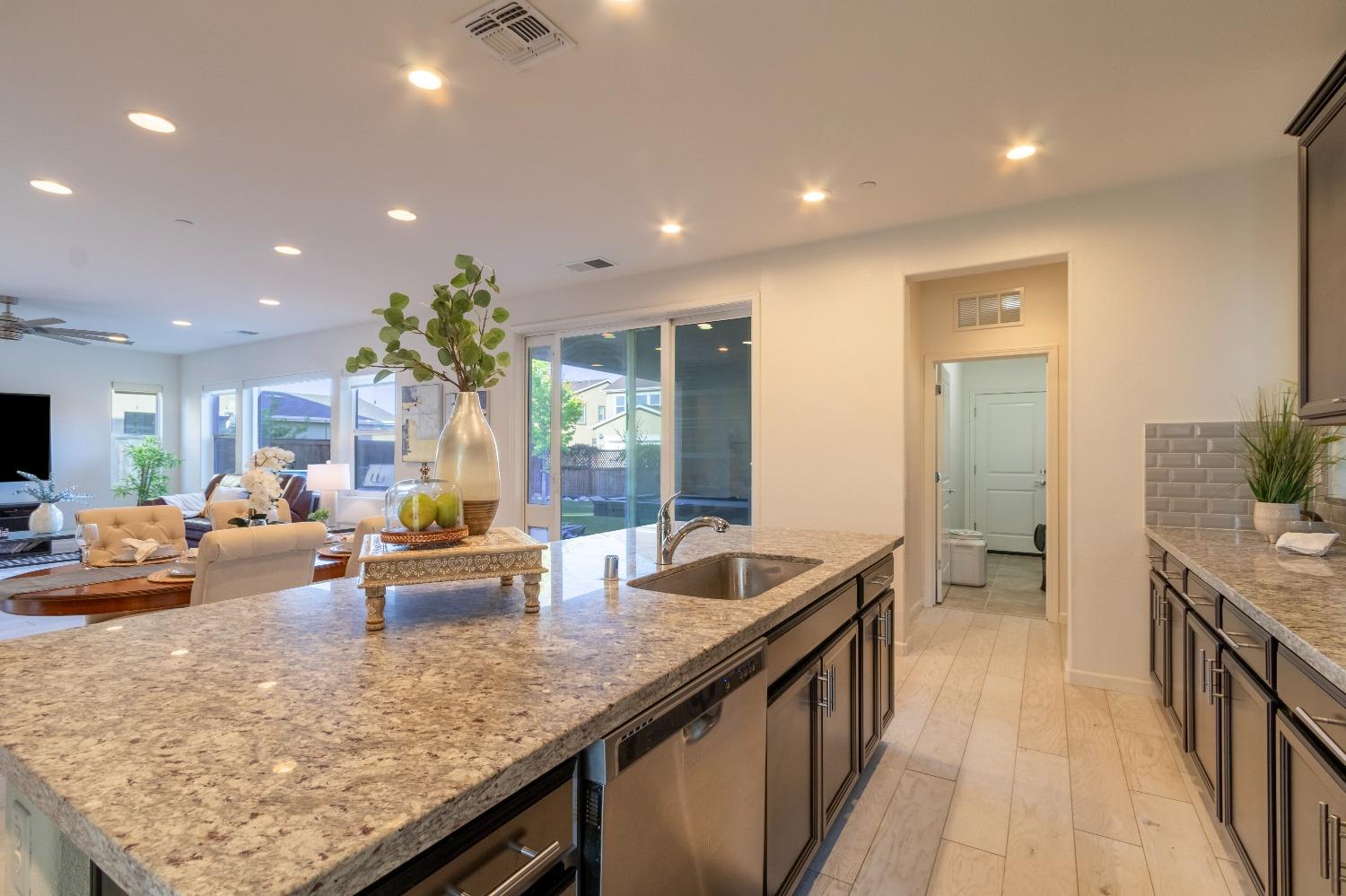 Detail Gallery Image 28 of 72 For 2342 Augusta Ave, Tracy,  CA 95377 - 4 Beds | 3 Baths