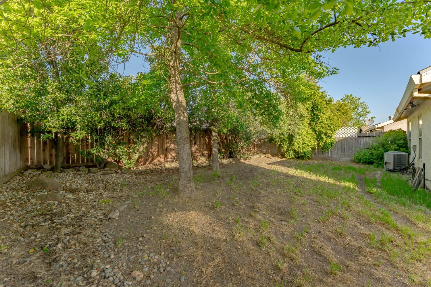 Detail Gallery Image 2 of 24 For 8156 Westray Dr, Sacramento,  CA 95829 - 3 Beds | 2 Baths