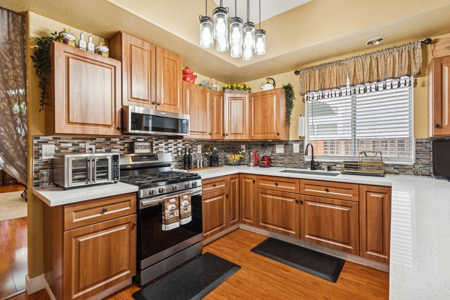 Detail Gallery Image 7 of 25 For 8404 Misty Pass Way, Antelope,  CA 95843 - 3 Beds | 2 Baths