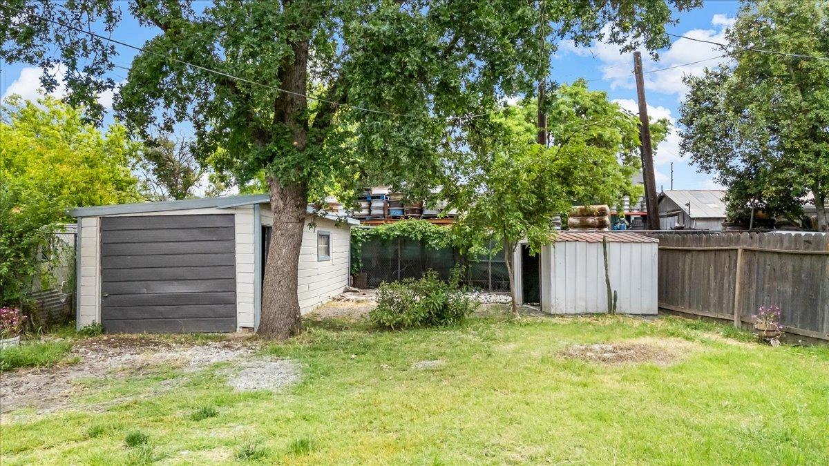 Sycamore Avenue, Stockton, California image 36
