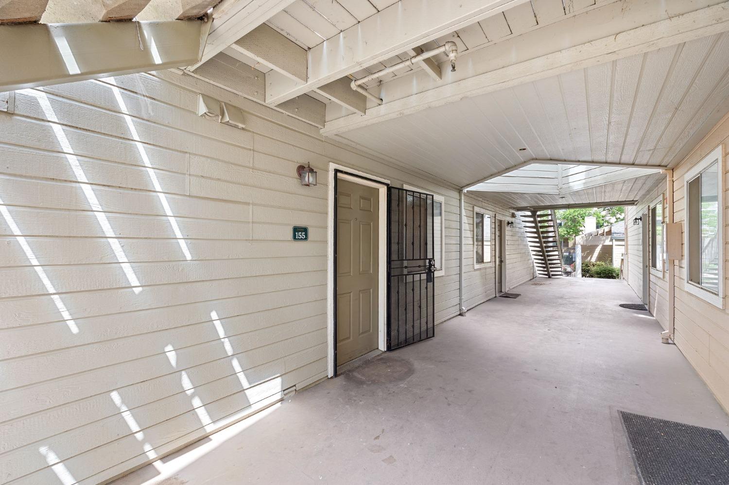 Photo #5: 225053638 Listing: Photo #5