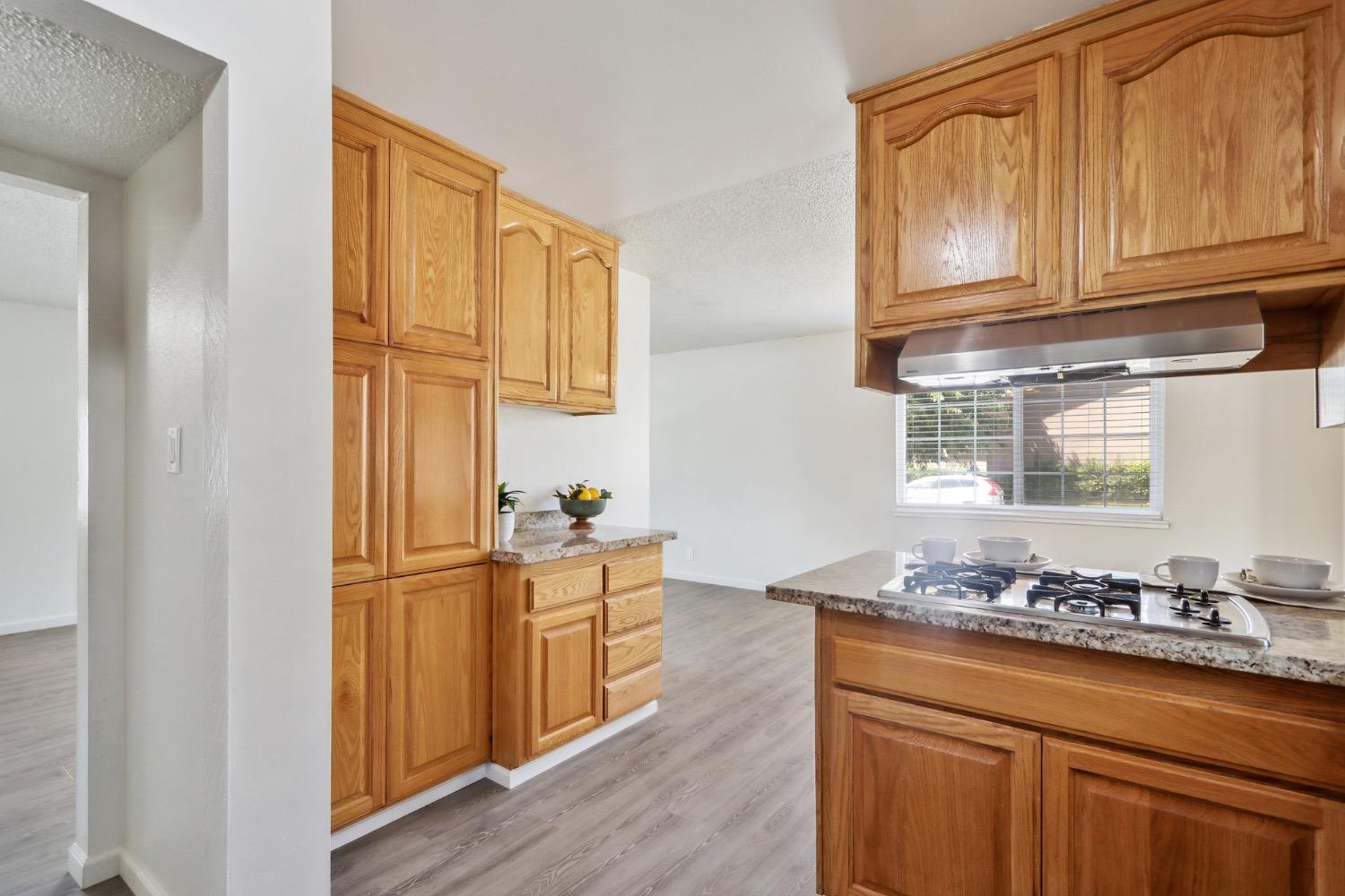 Detail Gallery Image 18 of 44 For 9101 La Riviera Dr, Sacramento,  CA 95826 - 4 Beds | 2 Baths