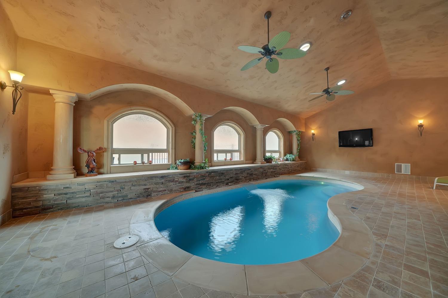 Detail Gallery Image 19 of 88 For 13707 Petersen Ranch Dr, Pine Grove,  CA 95665 - 3 Beds | 2/1 Baths