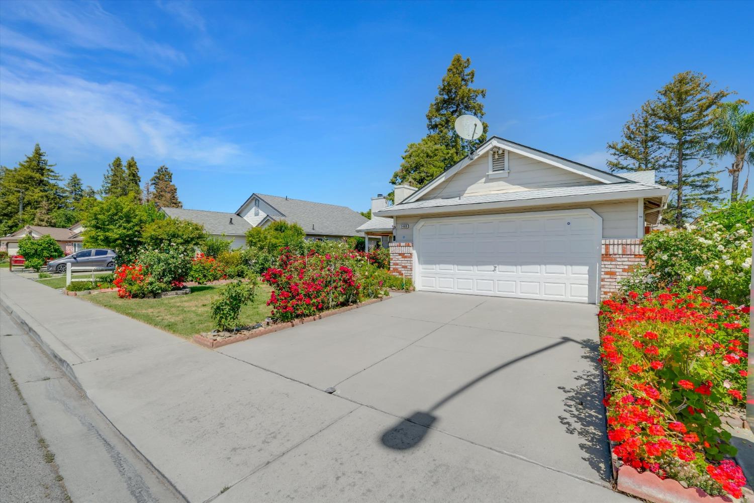 Crossbill Way, Turlock, California image 2