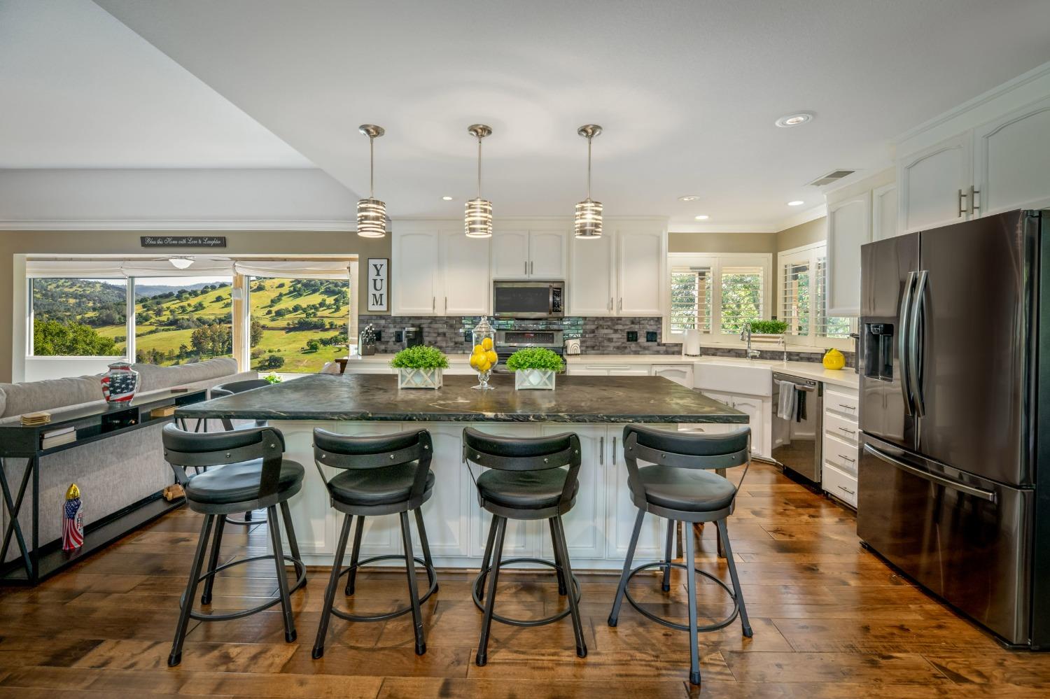 Detail Gallery Image 15 of 99 For 9997 Deer Ridge Ct, Browns Valley,  CA 95918 - 4 Beds | 3 Baths