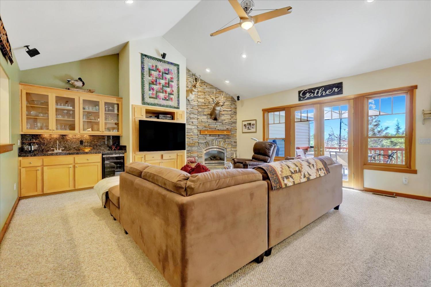 Detail Gallery Image 17 of 80 For 12673 Hoppy Hollow Rd, Grass Valley,  CA 95945 - 4 Beds | 3/1 Baths