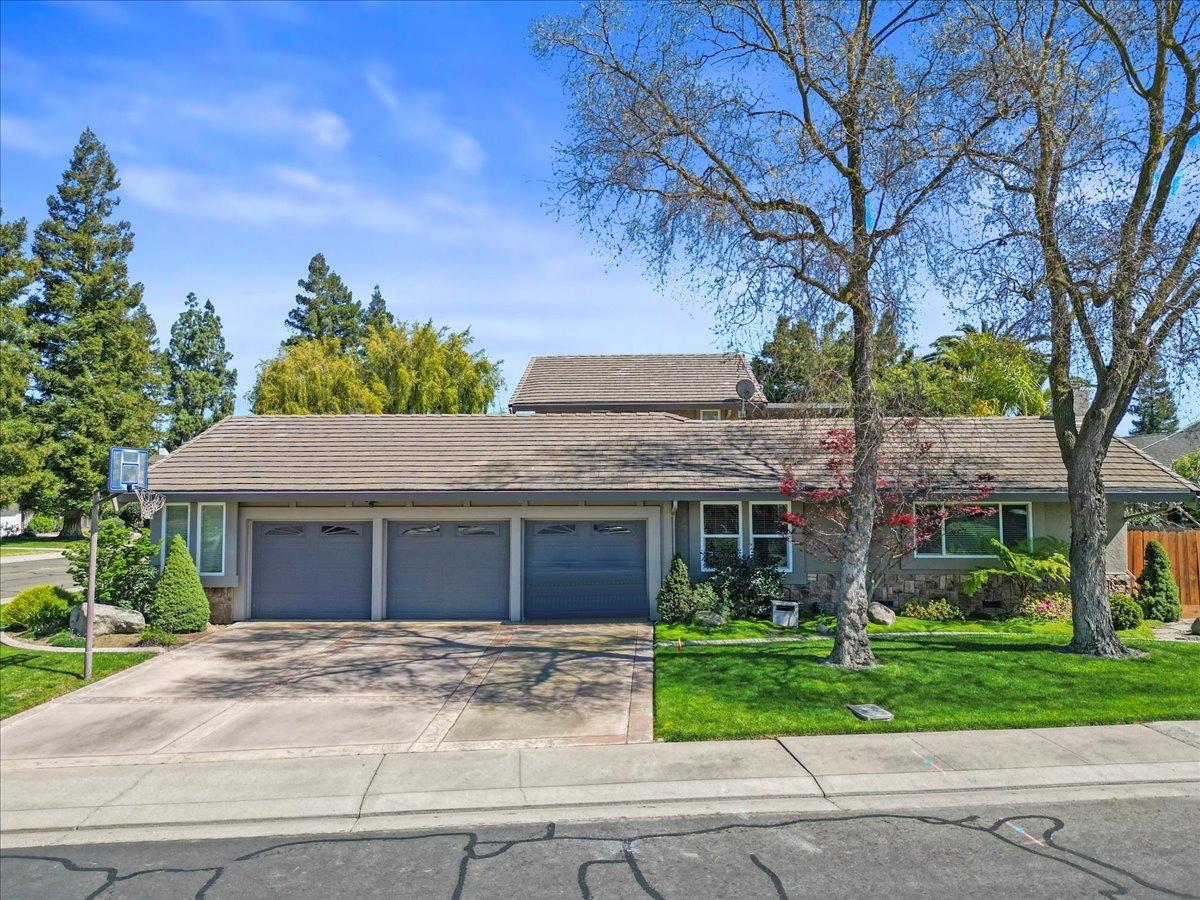 Candlewood Place, Riverbank, California image 5