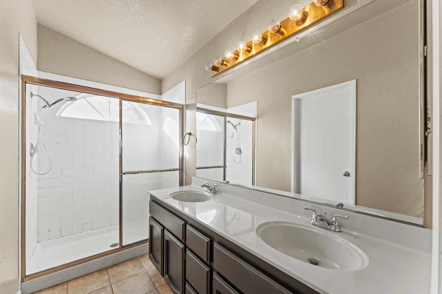 Detail Gallery Image 7 of 24 For 8156 Westray Dr, Sacramento,  CA 95829 - 3 Beds | 2 Baths