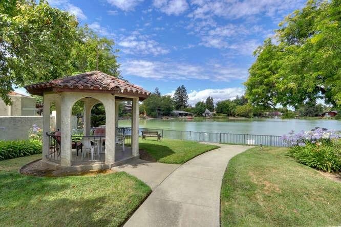 Lake Terrace Circle, Davis, California image 32