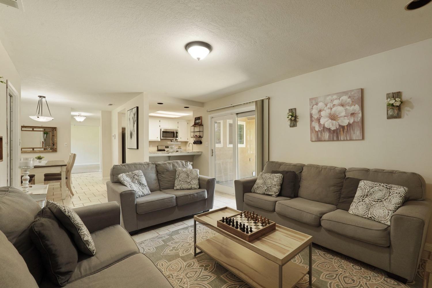Detail Gallery Image 20 of 47 For 2572 Alexa Way, Stockton,  CA 95209 - 3 Beds | 2 Baths
