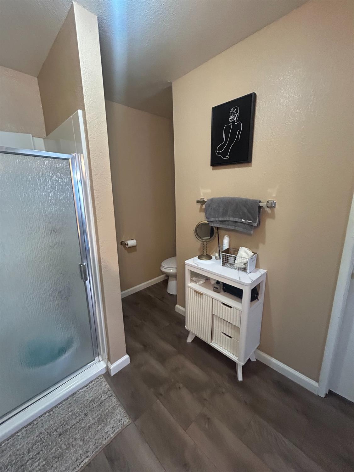Detail Gallery Image 11 of 17 For 2448 E Washington St, Stockton,  CA 95205 - 3 Beds | 2 Baths