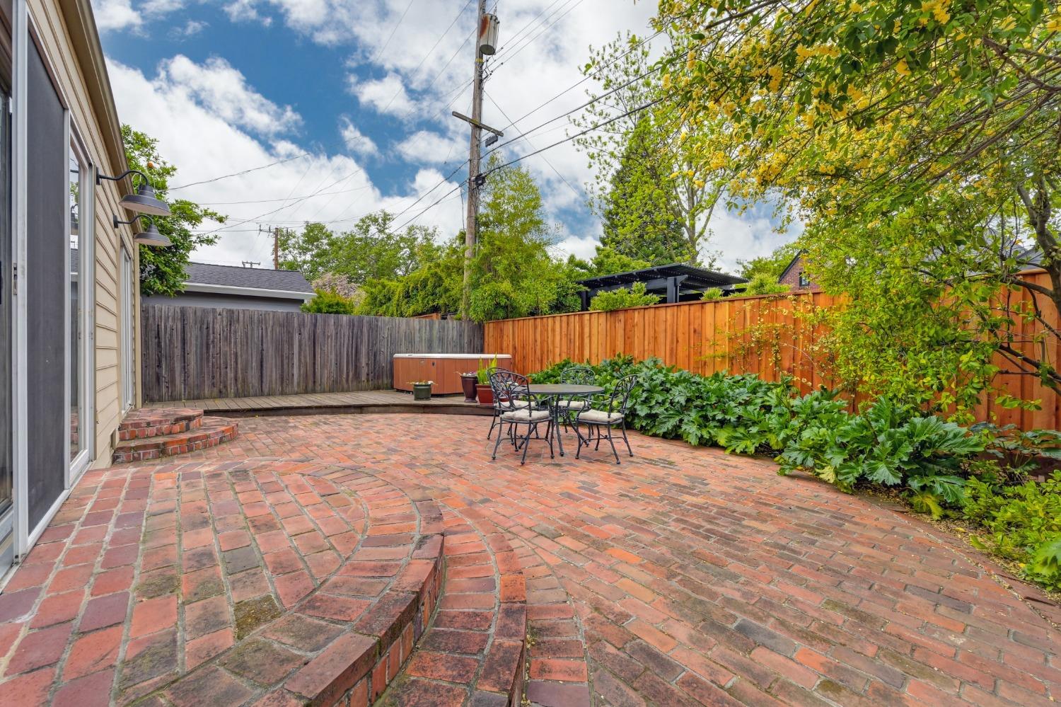 property-img