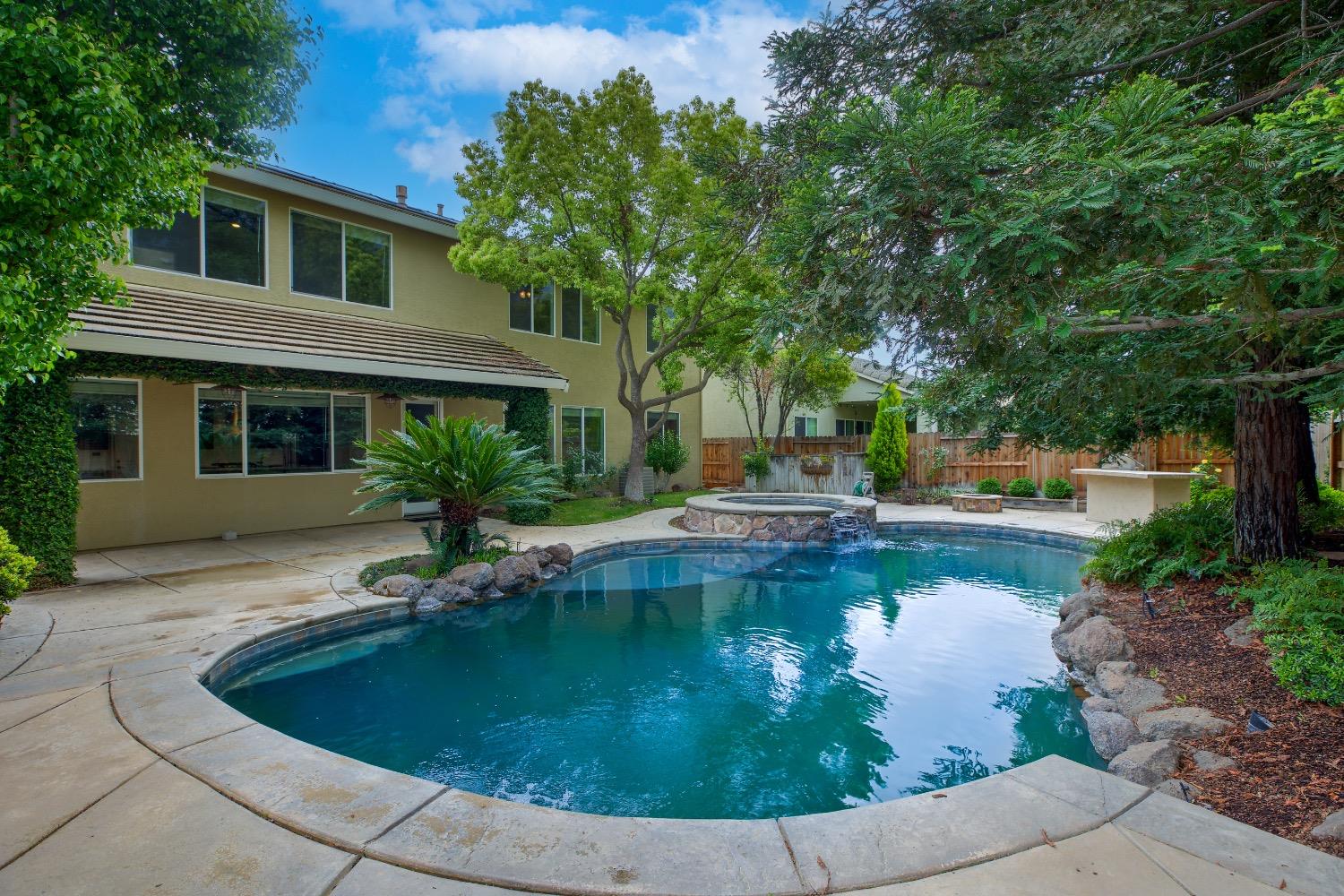 Feather Falls Court, Elk Grove, California image 36