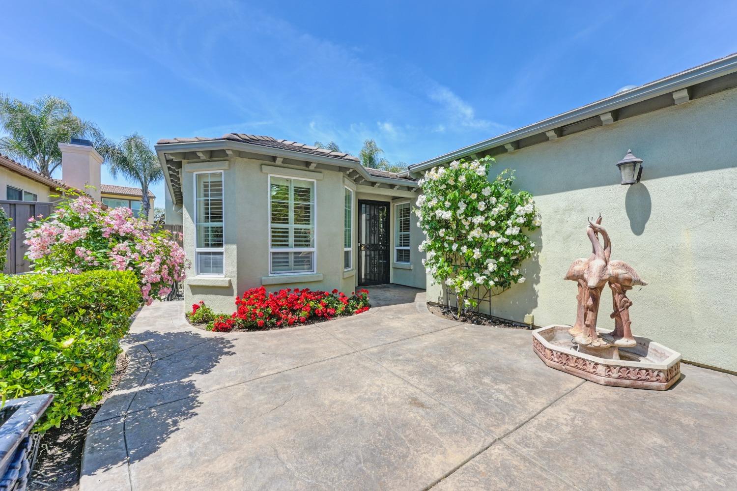 Detail Gallery Image 3 of 24 For 251 Perazul Cir, Sacramento,  CA 95835 - 1 Beds | 2 Baths