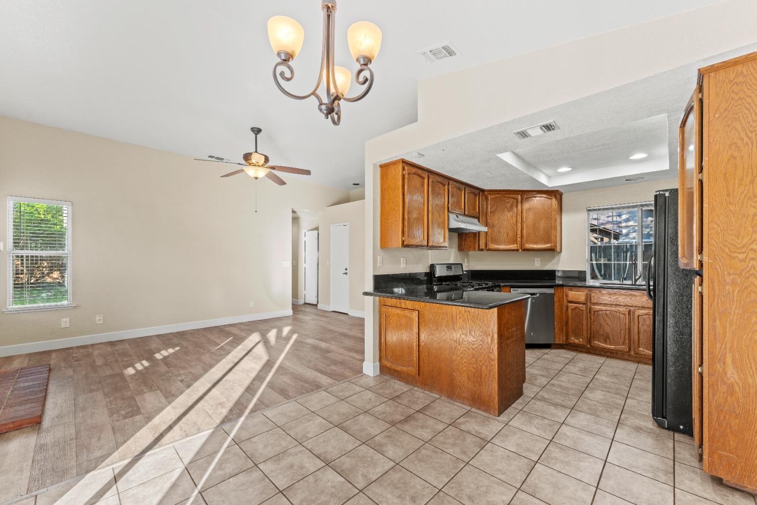 Detail Gallery Image 17 of 24 For 8156 Westray Dr, Sacramento,  CA 95829 - 3 Beds | 2 Baths