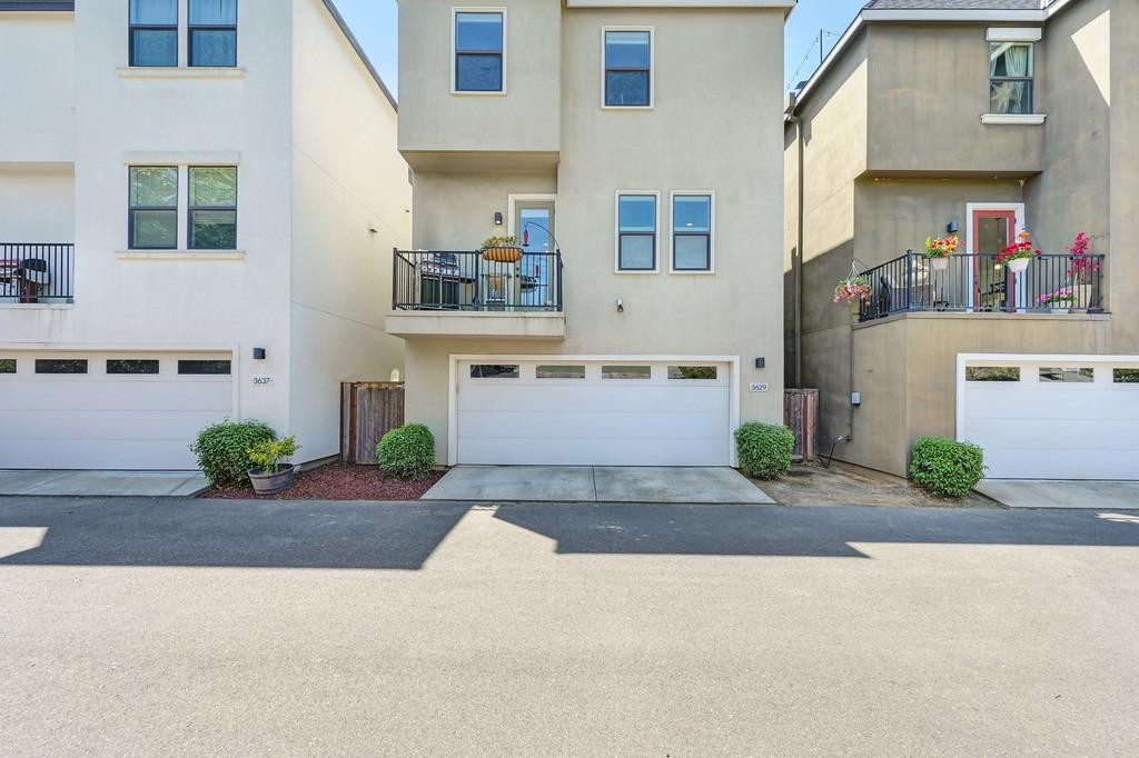 Detail Gallery Image 51 of 53 For 3629 Crocker Dr, Sacramento,  CA 95818 - 3 Beds | 2/1 Baths