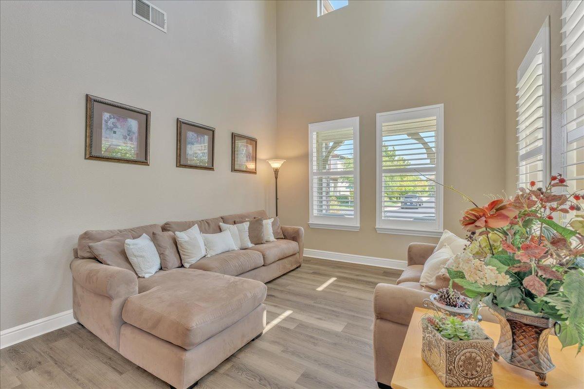 Woodgate Way, Roseville, California image 7