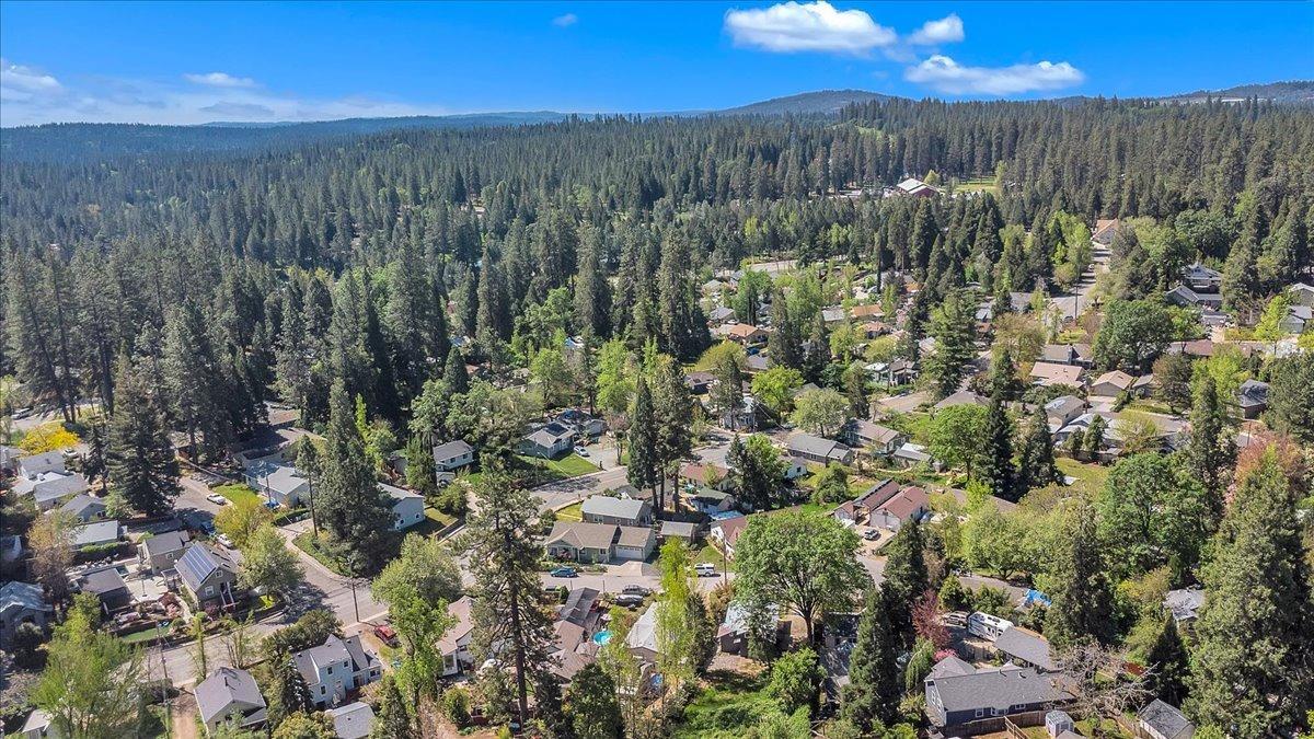 Saint Patricks Drive, Grass Valley, California image 31