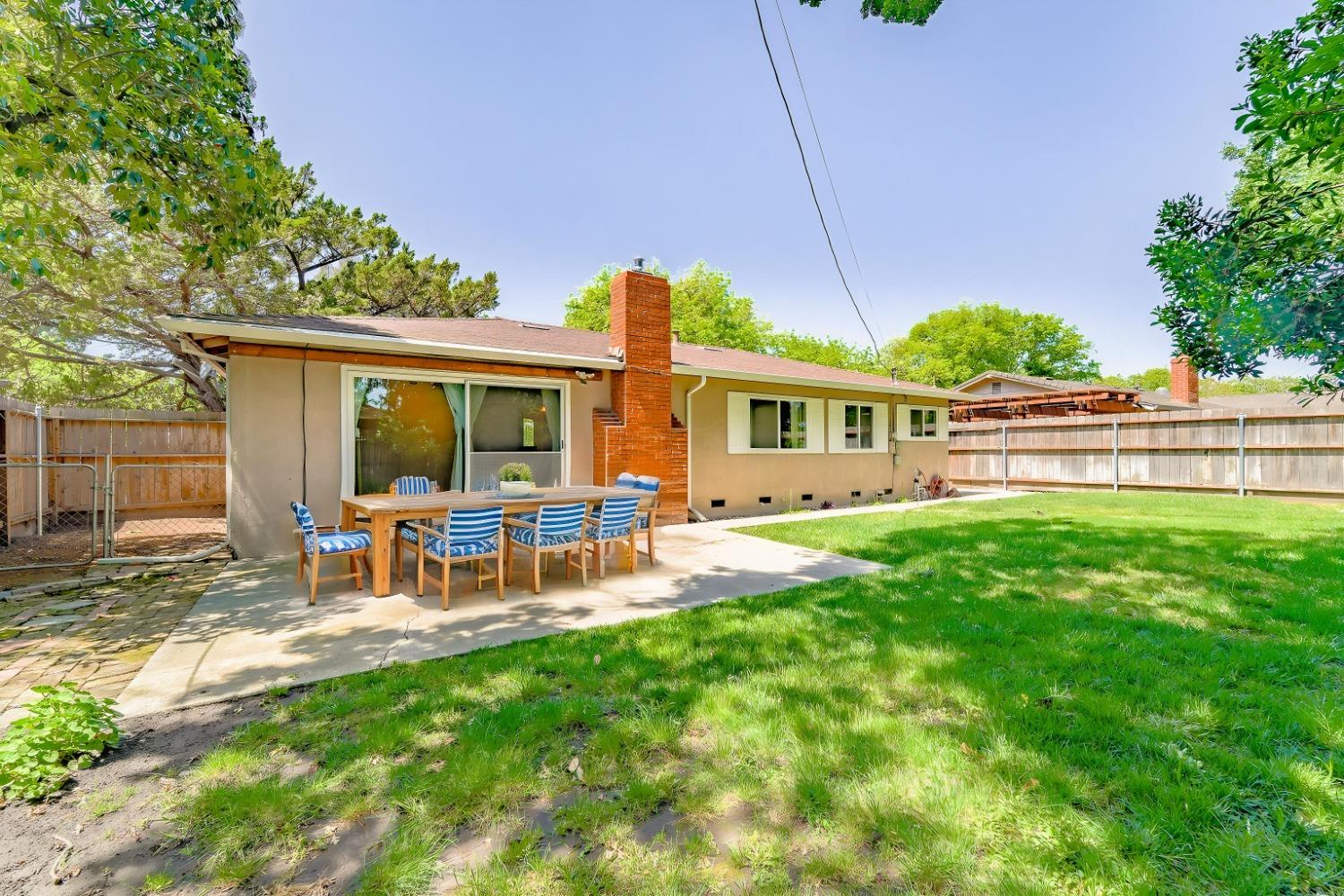 N Amber Way, Stockton, California image 35