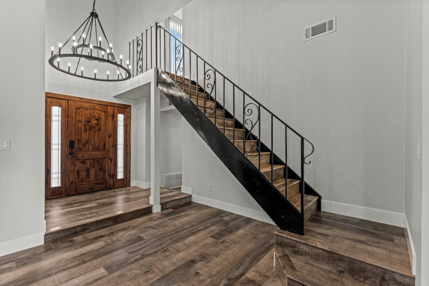Detail Gallery Image 5 of 39 For 6865 Escallonia Dr, Orangevale,  CA 95662 - 3 Beds | 3 Baths