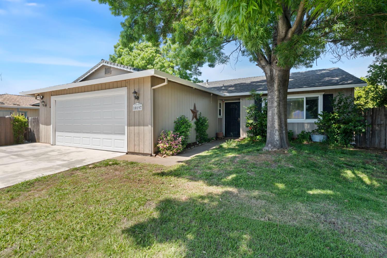 Detail Gallery Image 1 of 30 For 10197 Rockingham, Sacramento,  CA 95827 - 3 Beds | 2 Baths