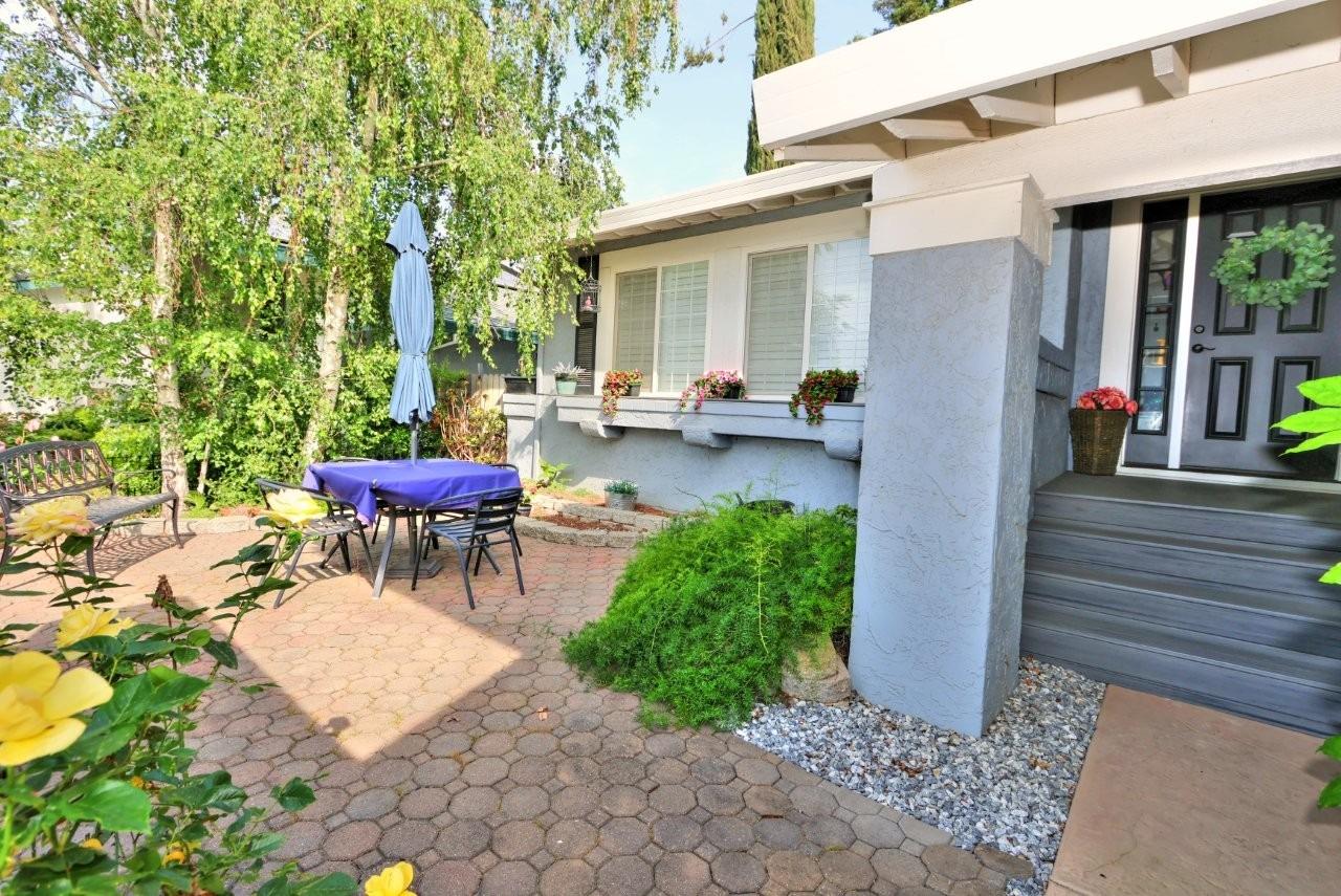 Detail Gallery Image 4 of 25 For 837 Lewis Ave, Woodland,  CA 95695 - 4 Beds | 2/1 Baths